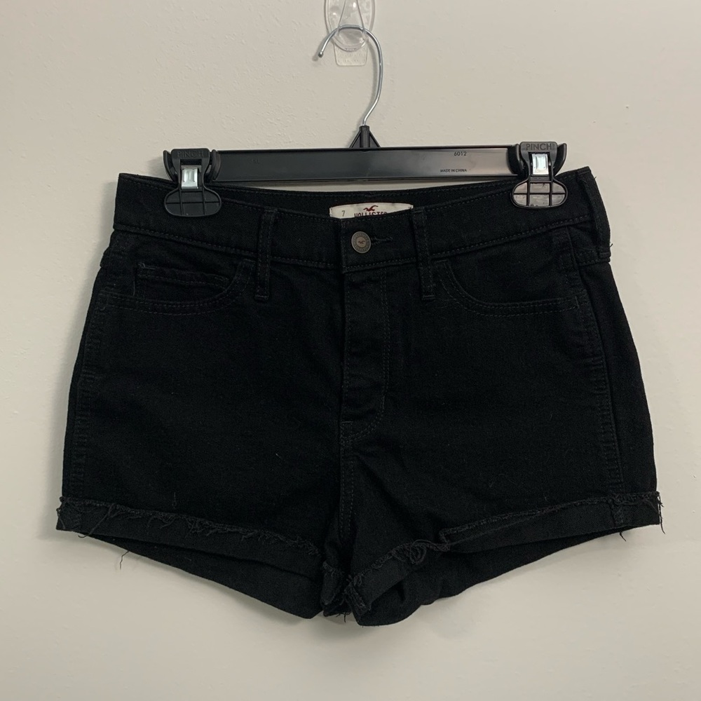 Hollister Black Cuffed Shorts Size 7/28W